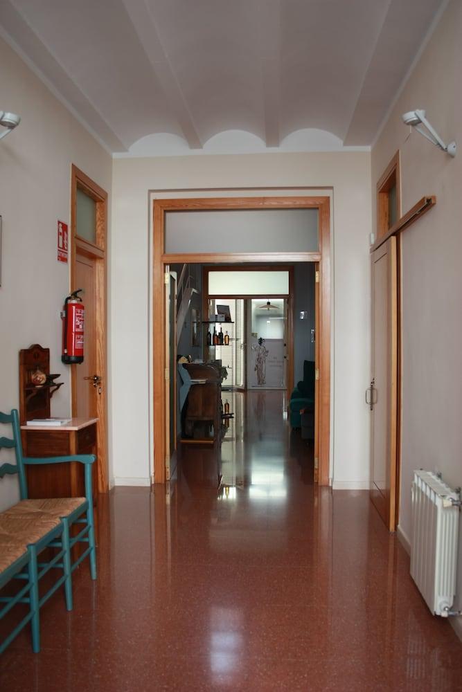 B&B "Domus Atilia" Сагунто Экстерьер фото